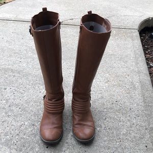 Jessica Simpson boots size 9.5